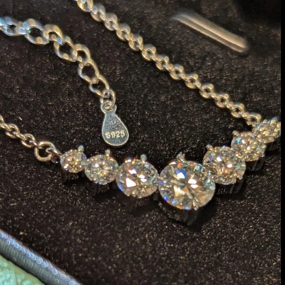 2.8CT Moissanite Curve Necklace D Color VVS Sterling Silver Seven Stone Pendant